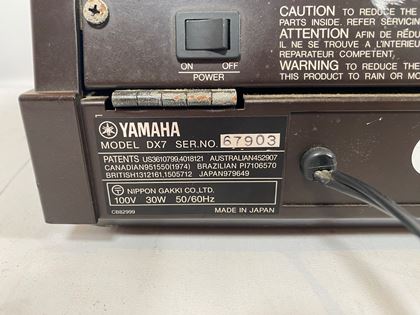 Yamaha-DX7 Mk I w/ original hard case, N/W